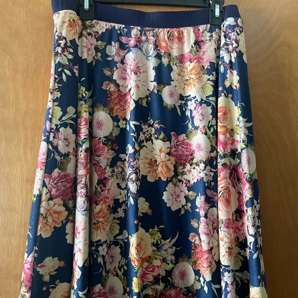 SOLD Le Lis Floral Skirt